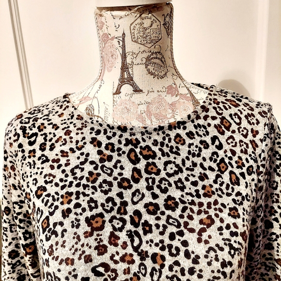 ZAC & RACHEL KNIT TOP. - Picture 3 of 4